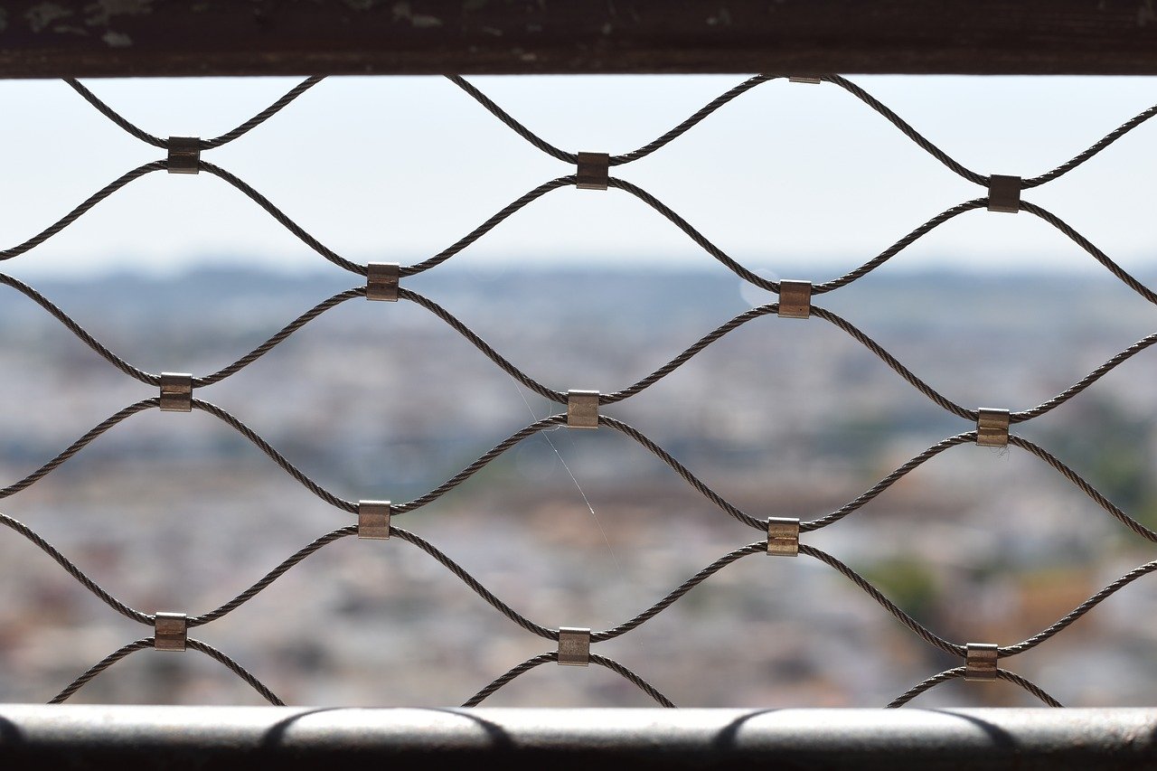 微信号白号批发：短信收到注册微信账号